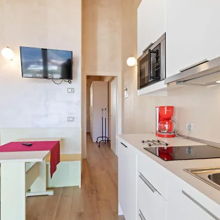 Modern Holiday In With Swimming Pool Дом отдыха Tremosine